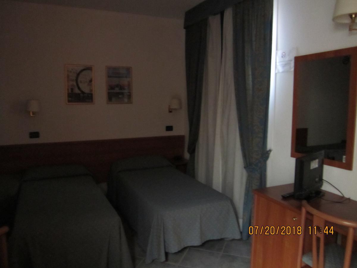 Adelphi Room & Breakfast Ferrara Eksteriør bilde