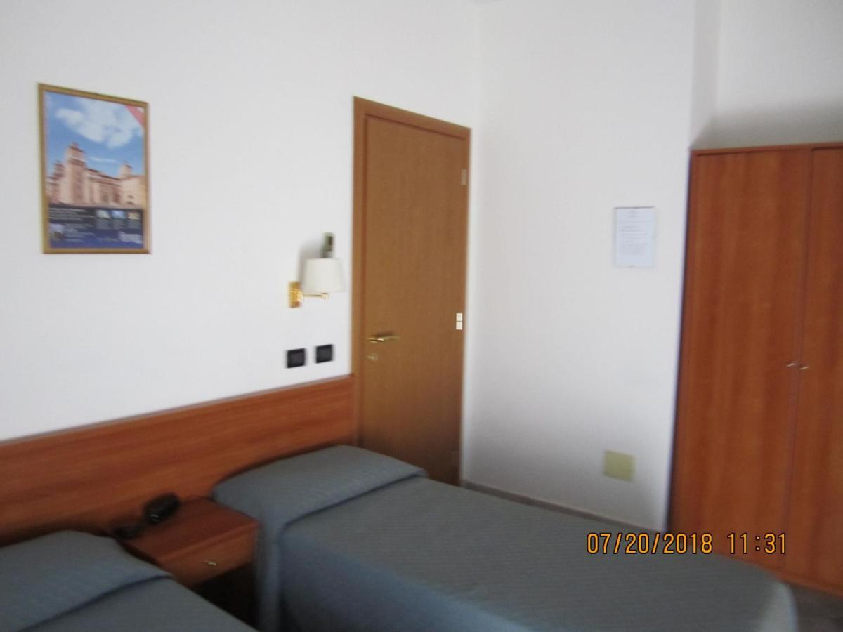 Adelphi Room & Breakfast Ferrara Eksteriør bilde